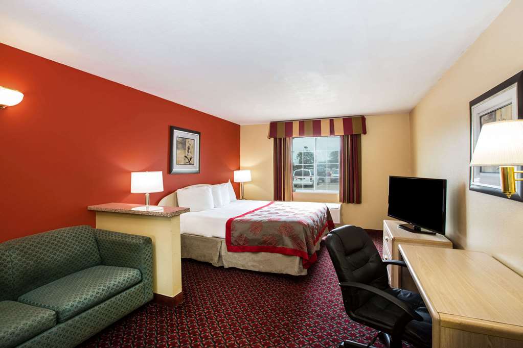 Ramada by Wyndham Sioux Falls - photo 18