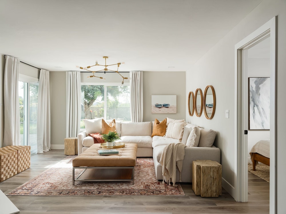 Peaceful 4br with Fire Pit and Huge Yard — 4-Star Luxury Hotel in San Diego, United States
