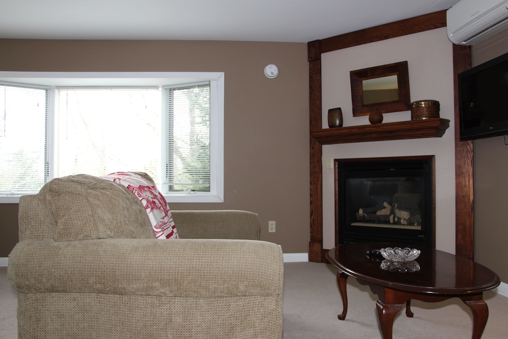 The Vermont Inn - photo 19