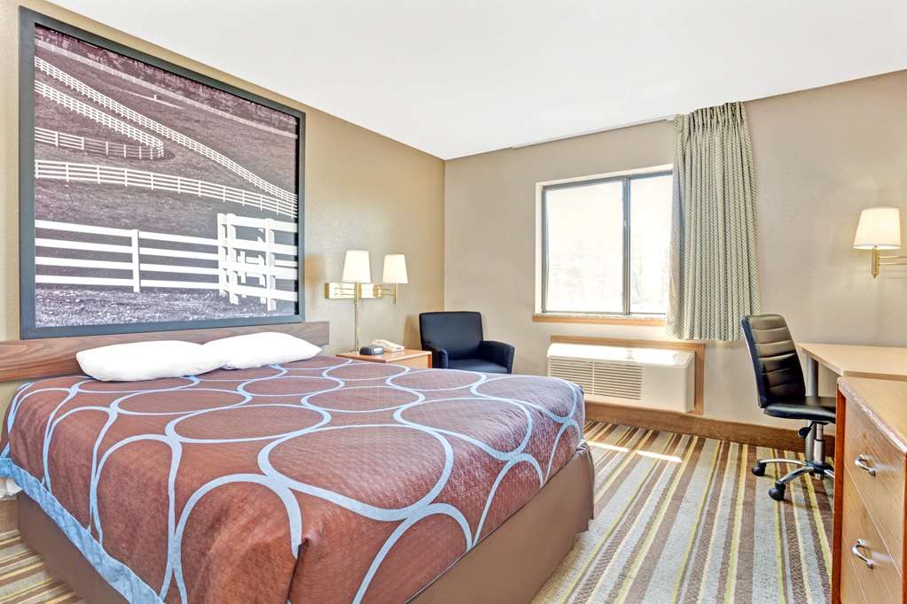 Super 8 by Wyndham Louisville Airport - photo 11