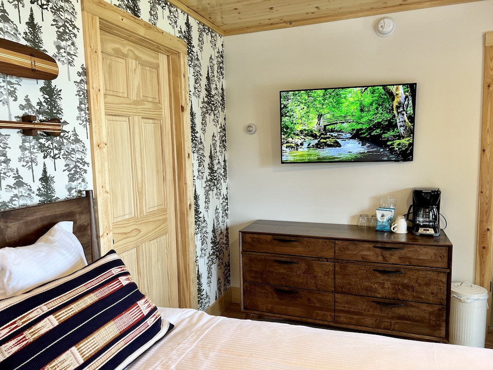 Thomsonite Beach Inn - photo 32