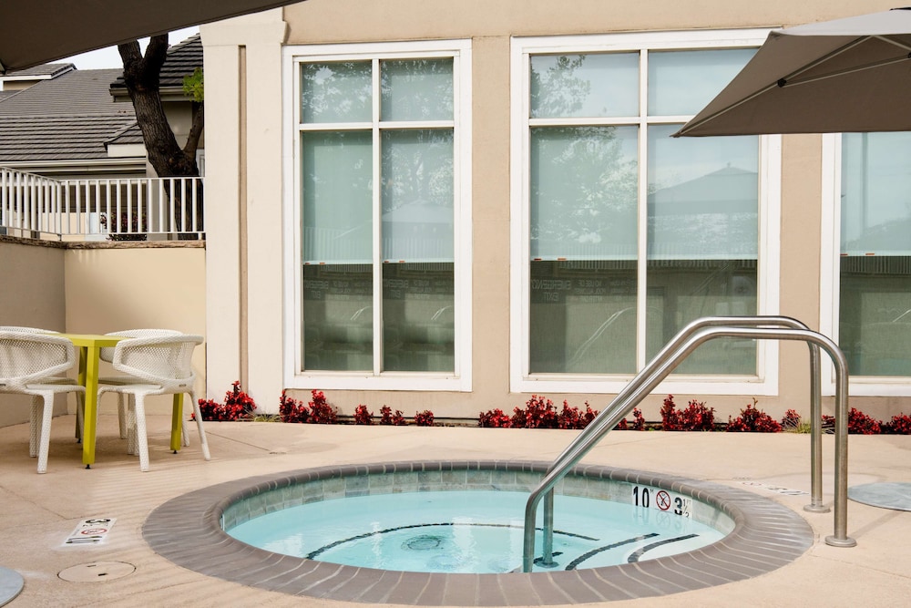 Hilton Garden Inn Roseville - photo 33