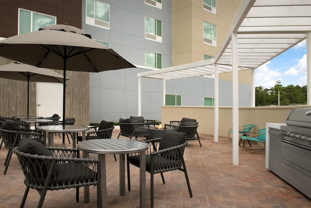 TownePlace Suites by Marriott Jacksonville Airport - photo 54