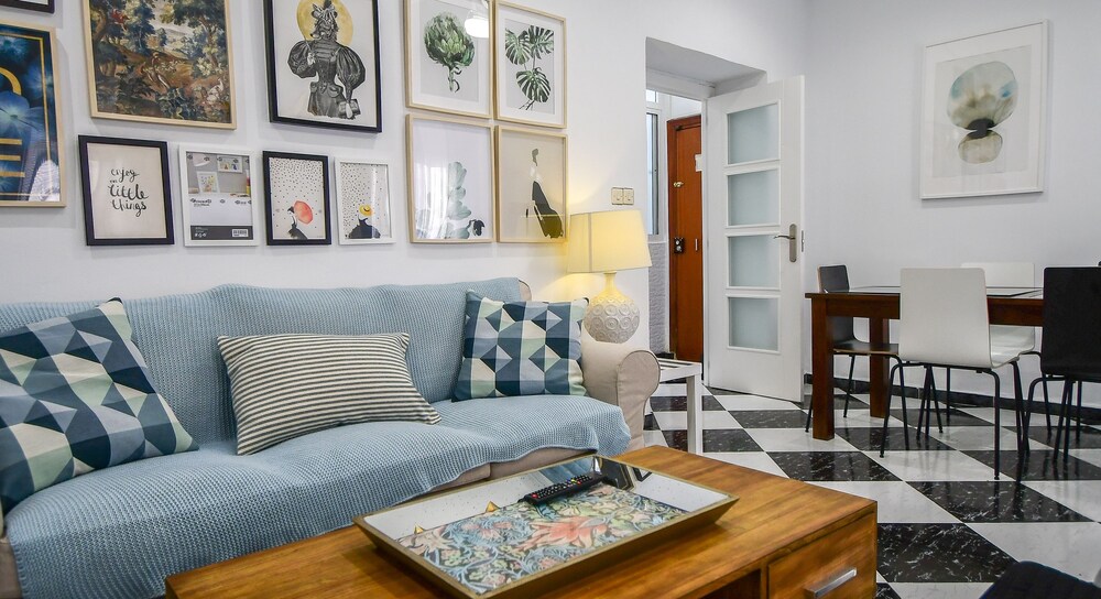 Apartamento Hercules — 4-Star Luxury Hotel in Cadiz, Spain
