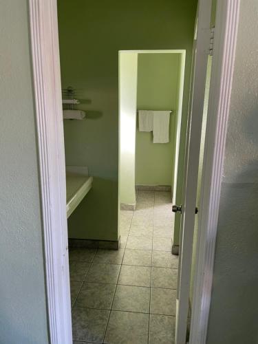 Ramona Motel - photo 2