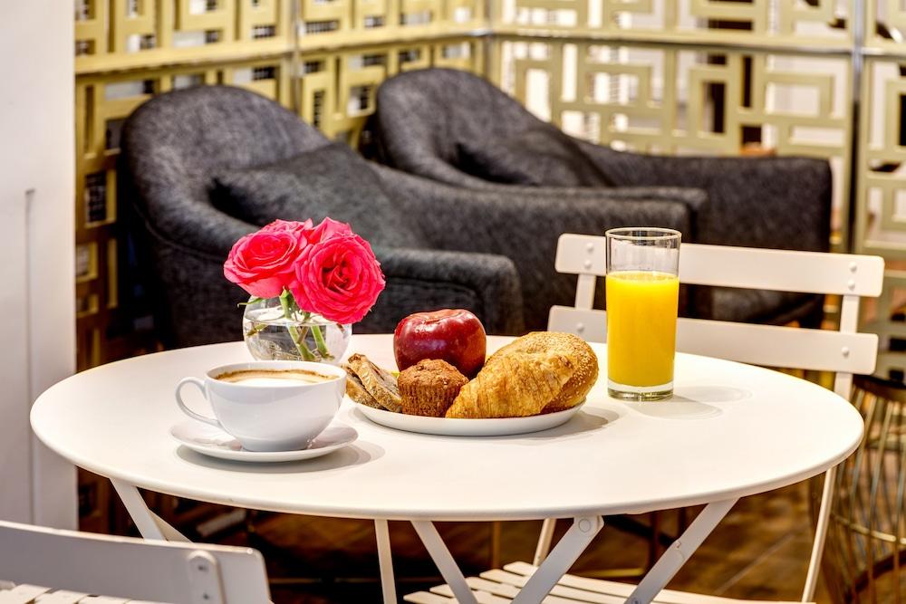 The L Hotel - photo 22