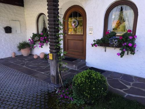 Gästehaus Kayetan — 4-Star Luxury Hotel in Kruen, Germany