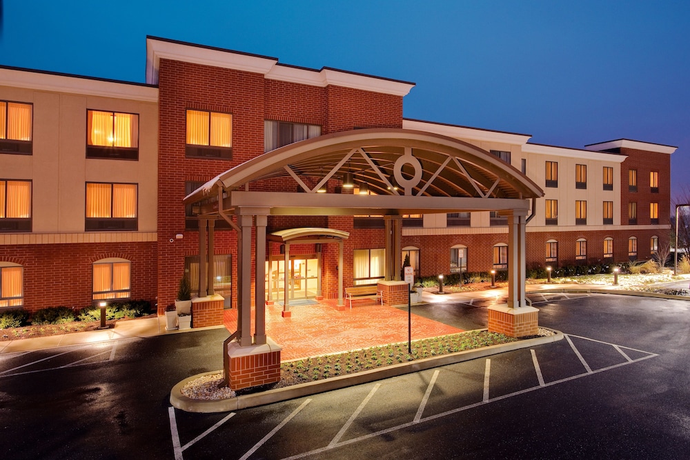 Holiday Inn Express & Suites Bethlehem Arpt Allentown Area — hotel in Bethlehem