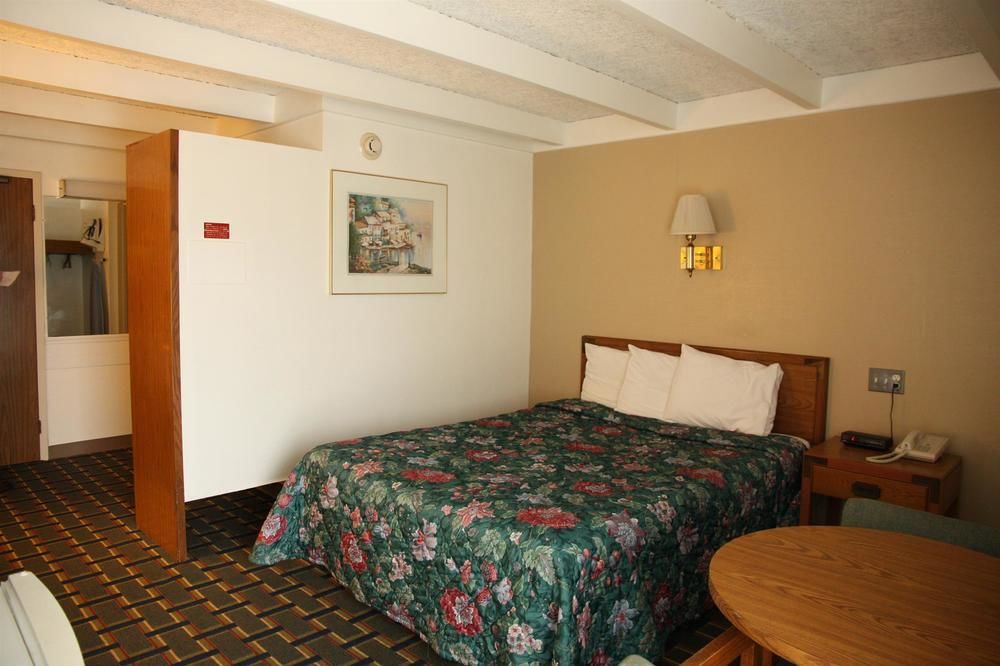Garden Inn New Stanton Greensburg - photo 16