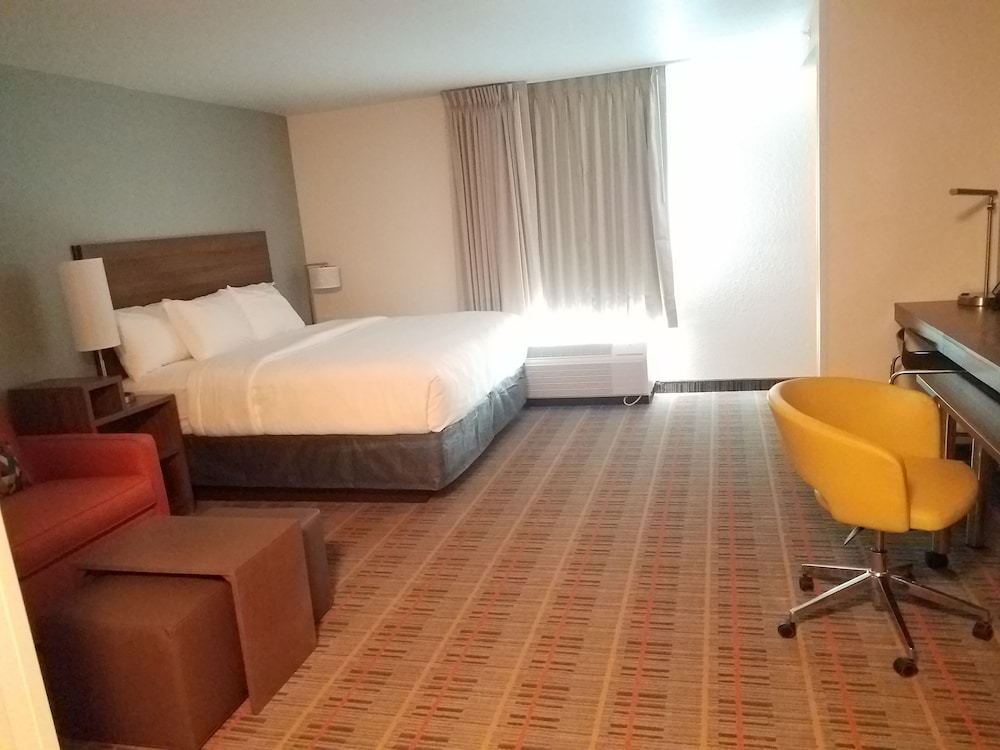 MainStay Suites Great Falls Airport - photo 7