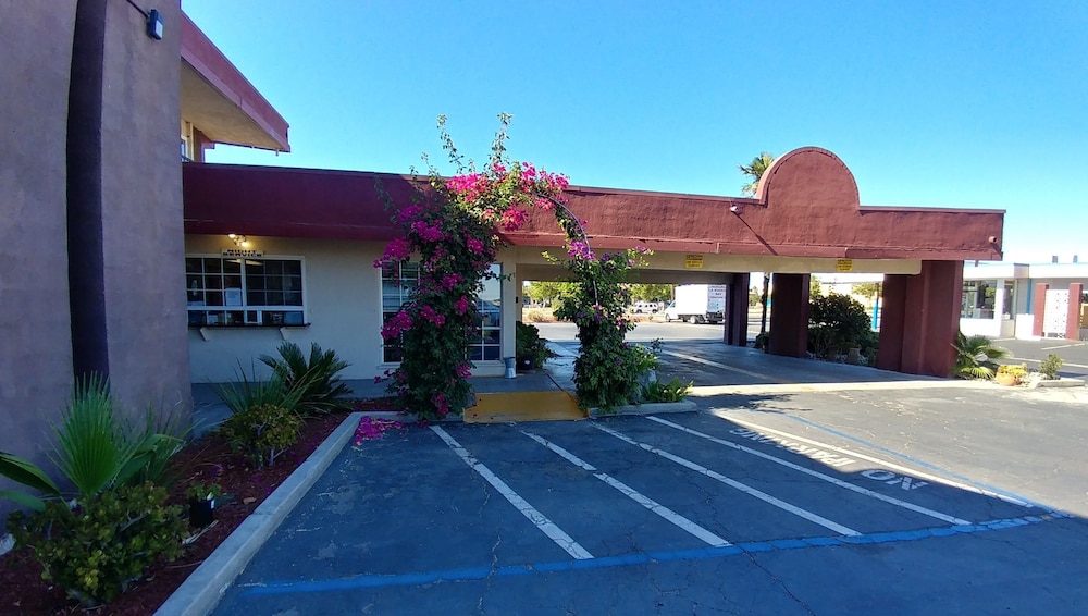 La Plaza Inn Los Banos - photo 15