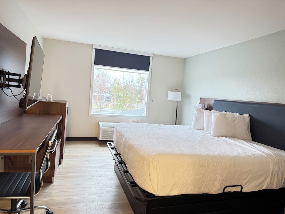 Wingate by Wyndham Dublin Near Claytor Lake State Park - photo 17