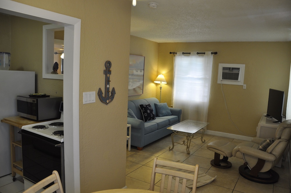 Sea Scape Oceanfront Motel - photo 13