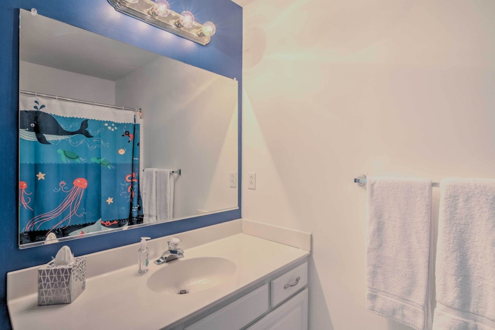 Ocean View Resort Condo w Pool Access & Bay Views - photo 22