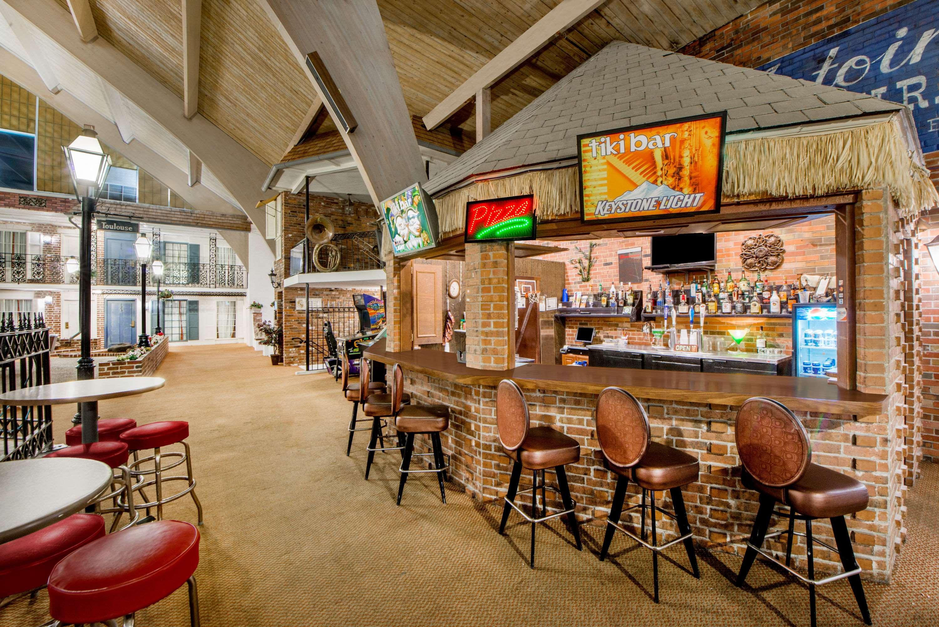 Howard Johnson by Wyndham Burlington - photo 18