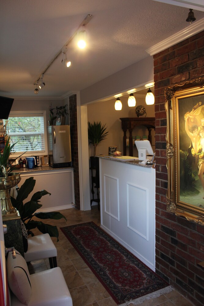 Brydan Suites - photo 7