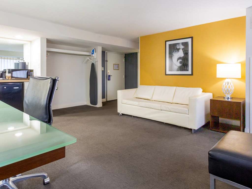 Comfort Inn & Suites Baltimore Inner Harbor - photo 20