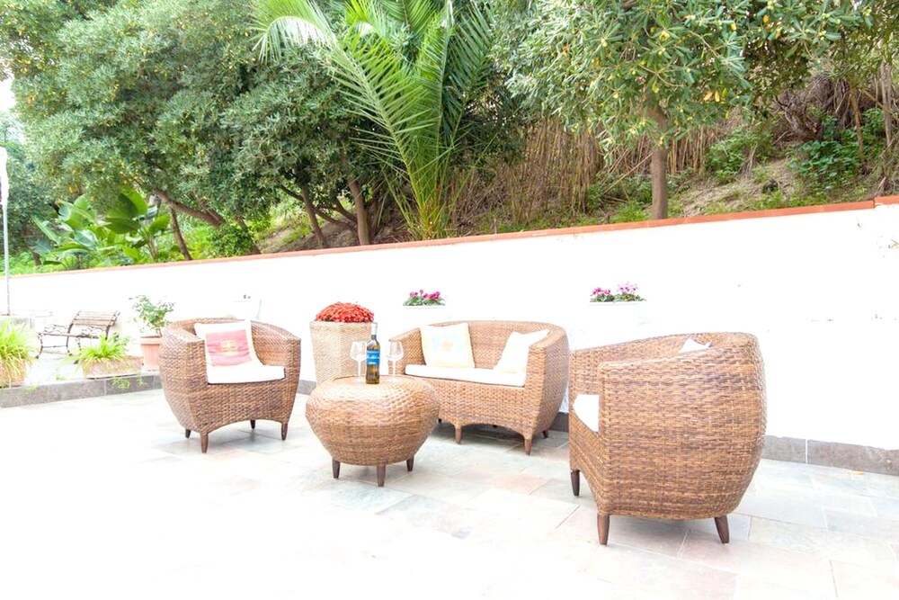 3 Min Walk To Beach 3br Apartment with Terrace AC & Parking — 4-Star Luxury Hotel in Alcamo, Italy