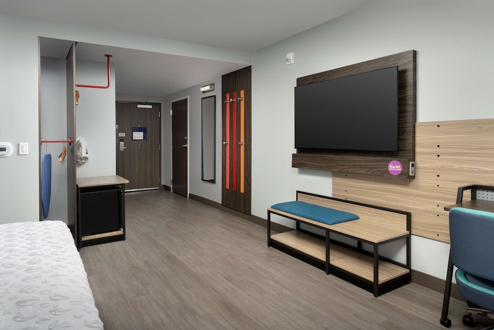 Home2 Suites by Hilton Miami Airport South Blue Lagoon - photo 19