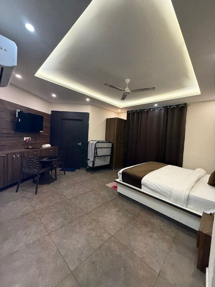 Sm Hotel — Ghaziabad — photo 3