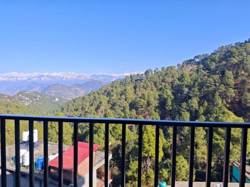 Hotel Pines and Peaks Dalhousie in Dalhousie, India