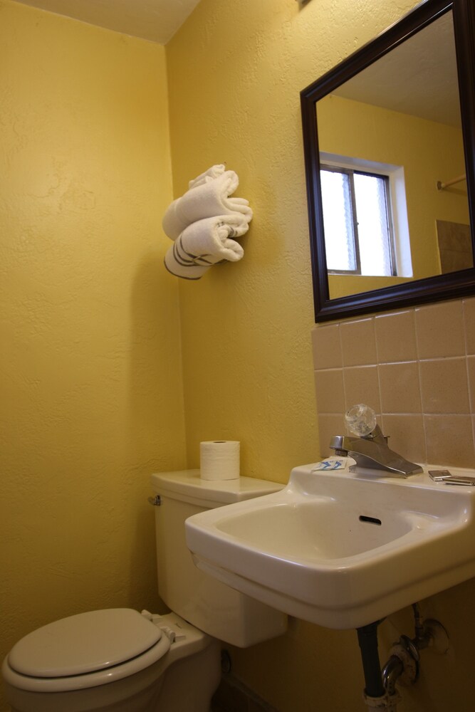 Sunland Inn - photo 9