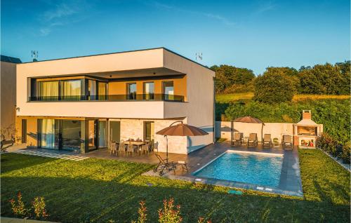 Cozy Home In Kastelir With Sauna — 5-Star Luxury Hotel in Kastelir, Croatia