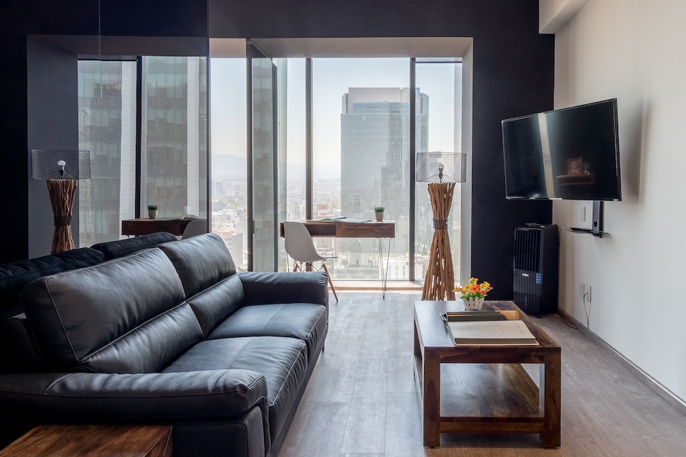 Deluxe Apartment on Reforma Avenue — 4-Star Luxury Hotel in Mexico City, Mexico