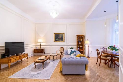 Kastély Apartman — 4-Star Luxury Hotel in Eger, Hungary