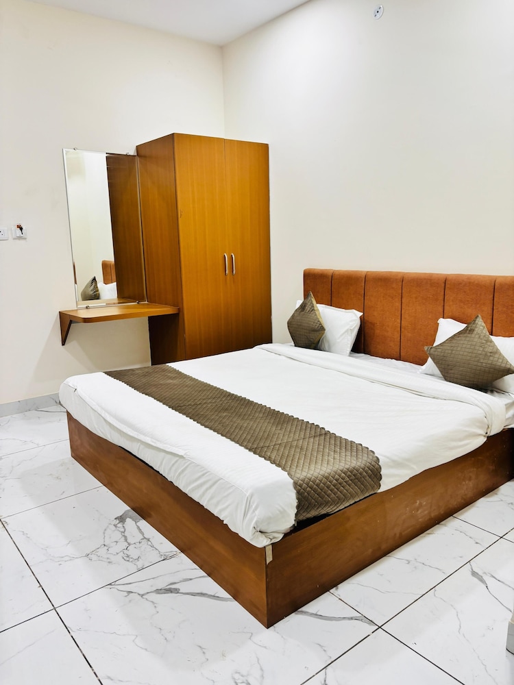 Hotel Venus Stays — Bhopal — photo 2