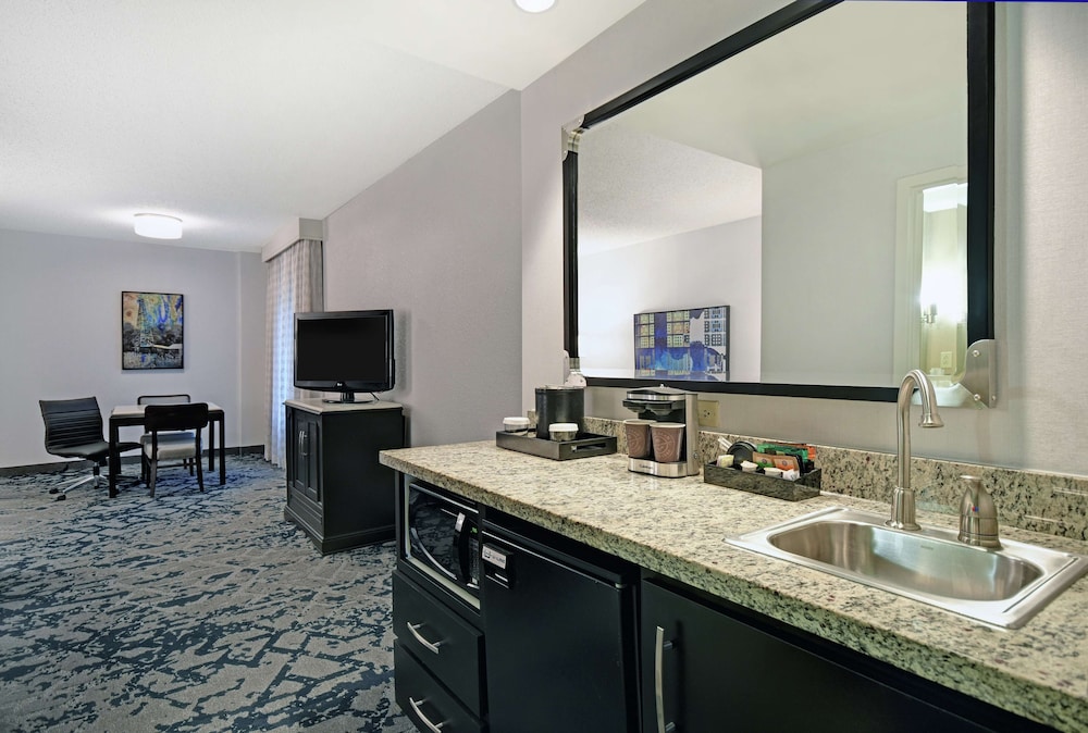 Embassy Suites Charleston - photo 32