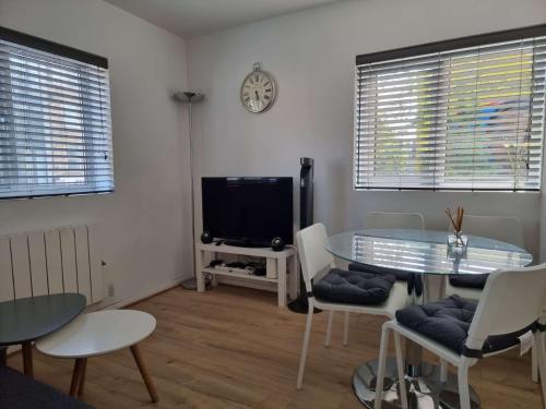 Bethnal Green Brick Lane 2 Bedroom Apartment — 4-Star Luxury Hotel in London, United Kingdom