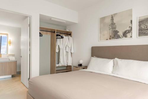 4513 a 1 Bedroom Apt with Pool and Gym next to Kaseya Center — 4-Star Luxury Hotel in Miami, United States
