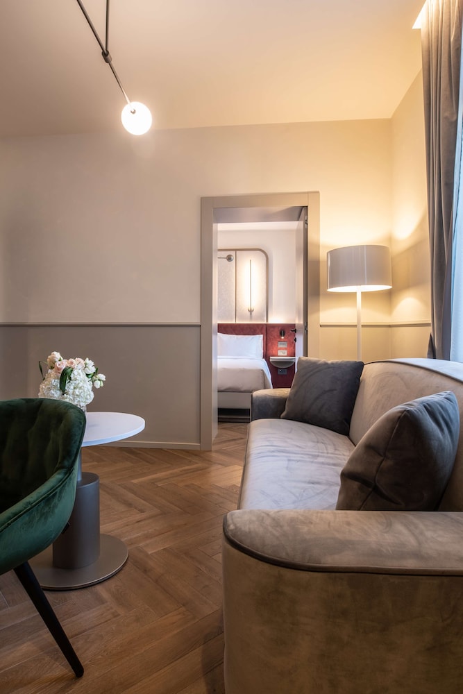 Luxury Apartments Palazzo Nani — 4-Star Luxury Hotel in Venice, Italy