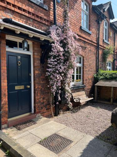 Central Knutsford — 4-Star Luxury Hotel in Knutsford, United Kingdom