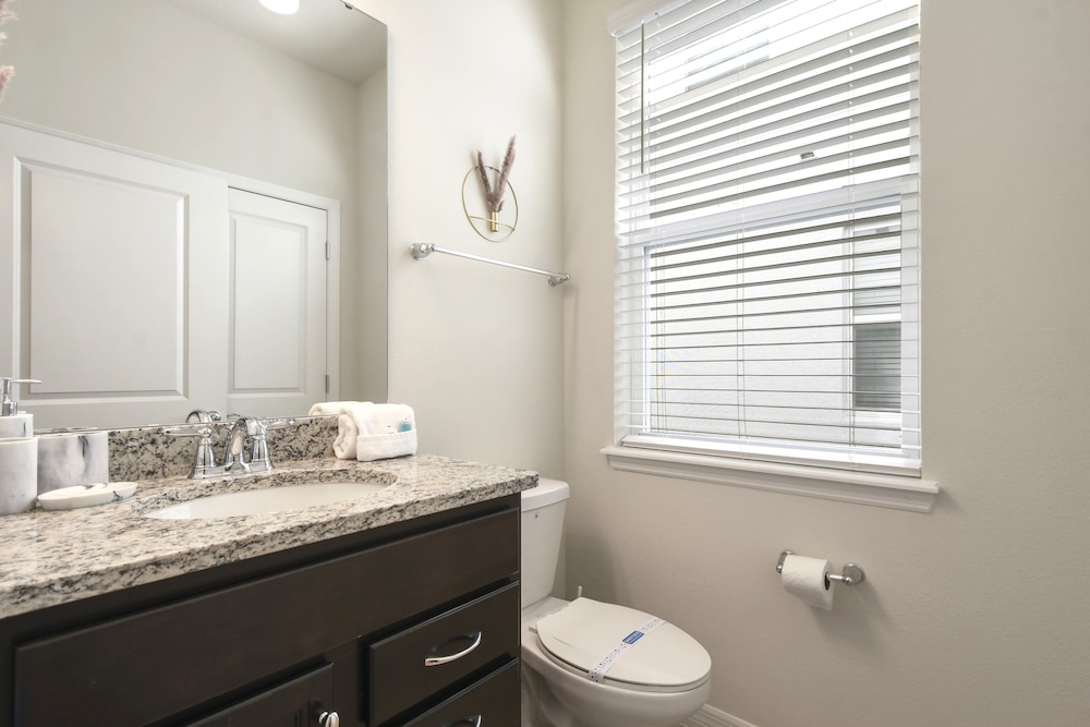 Relax in Style Pool Resort Amenities Near Disney - photo 24