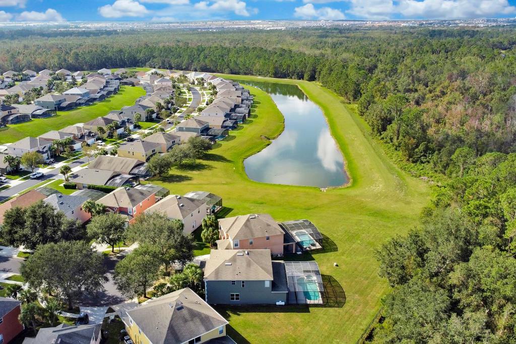 Mickeys Sunspot 6 bed Emerald Island Resort pool home - photo 20