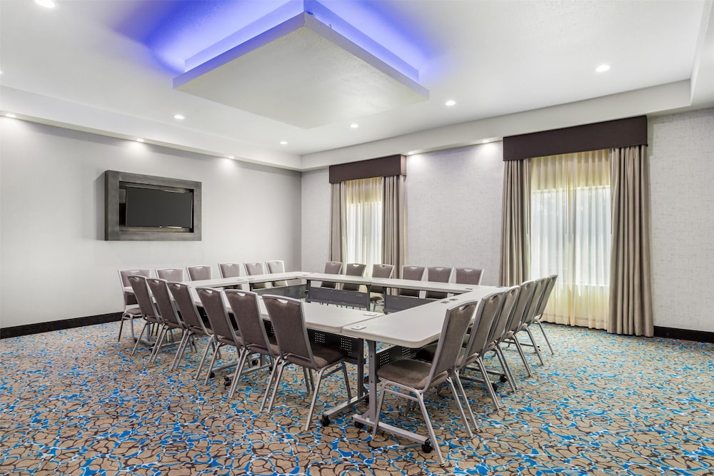 Best Western Plus Waller Hotel - photo 44