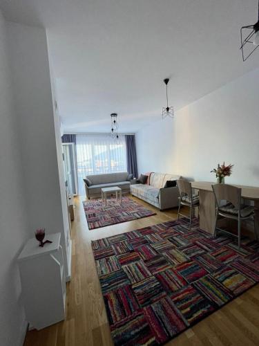 Lovely apartment in Peja Citycenter — Pec — photo 4