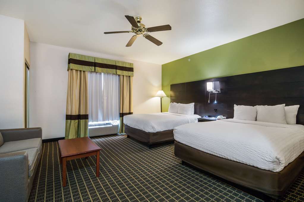 Clarion Inn & Suites Weatherford South - photo 15