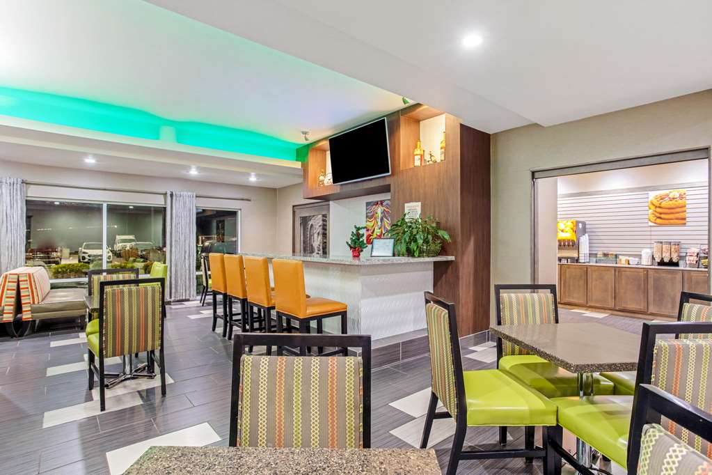 La Quinta Inn & Suites by Wyndham Paducah - photo 43