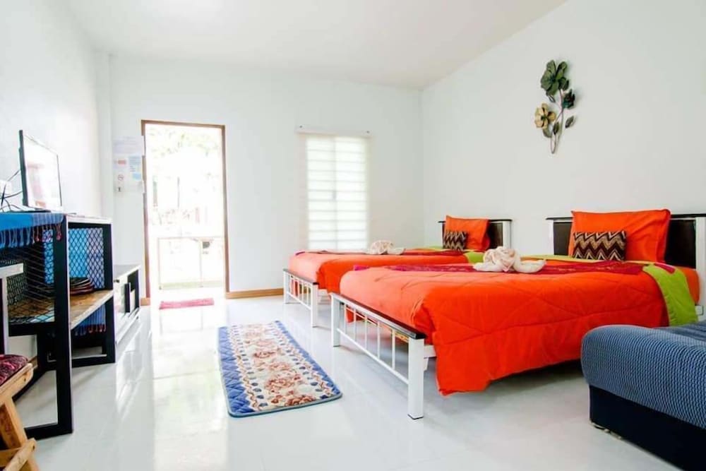 Panida Goodwill - carbon neutral hotel in Nong Hin
