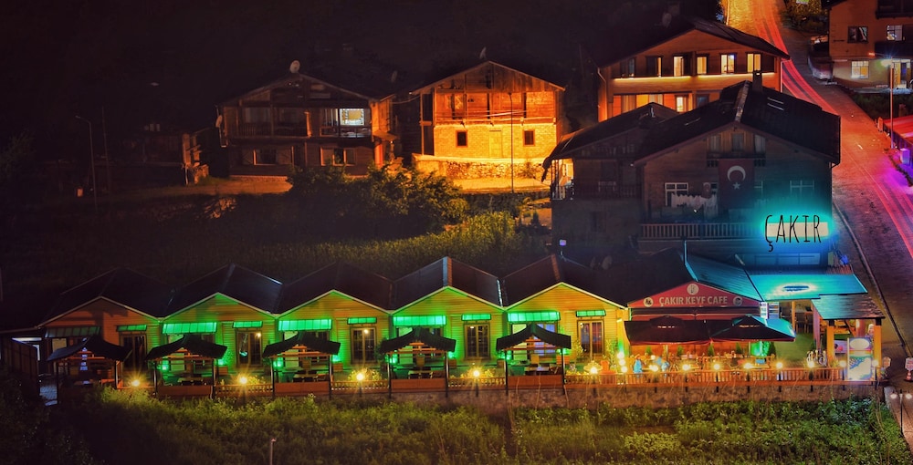 Cakıroğlu Villa Kent — 4-Star Luxury Hotel in Caykara, Turkey