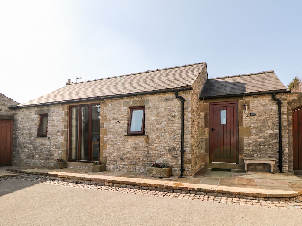 Swallow Barn - carbon neutral hotel in Buxton