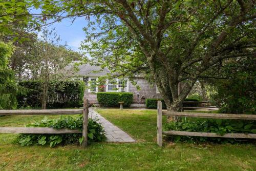 Cozy Cottage Walk to Nauset Beach — 4-Star Luxury Hotel in Orleans, United States