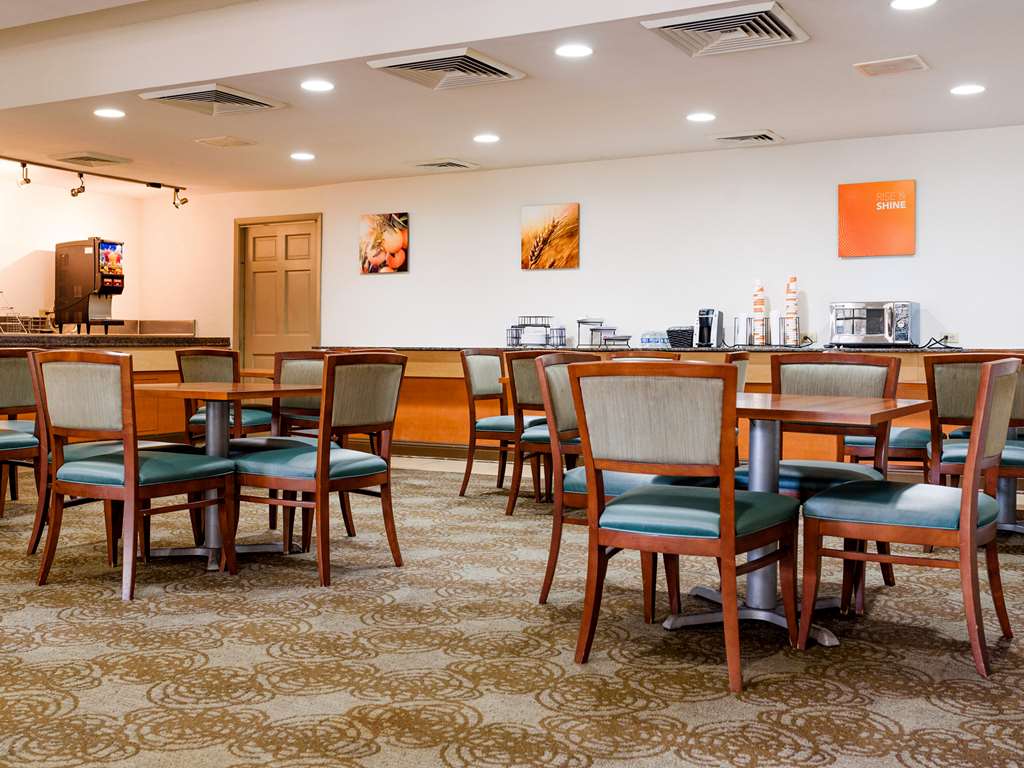Comfort Suites Baton Rouge South I 10 - photo 32
