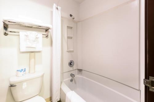 Super 8 by Wyndham Grand Island South - photo 15