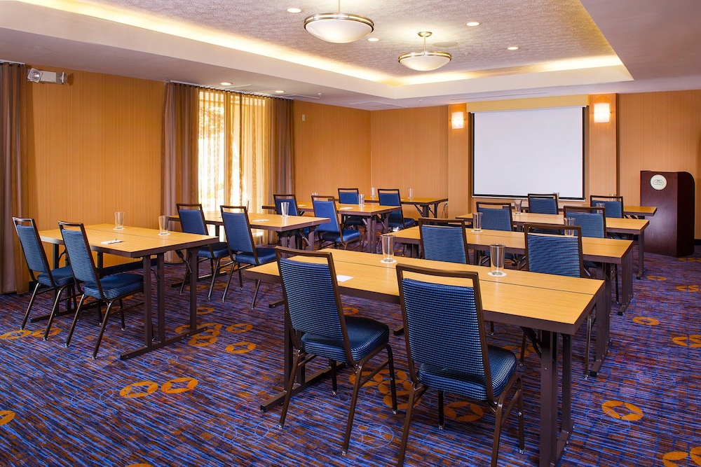 Courtyard by Marriott Richmond Northwest - photo 18