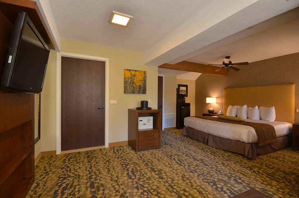 Best Western The Inn & Suites Pacific Grove - photo 22