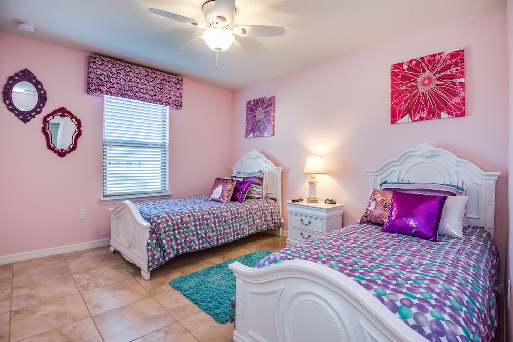 Townhome W private Pool & Free On site Water Park - photo 5